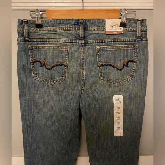 Faded Wash Flare Leg Jeans - Picture 9 of 10